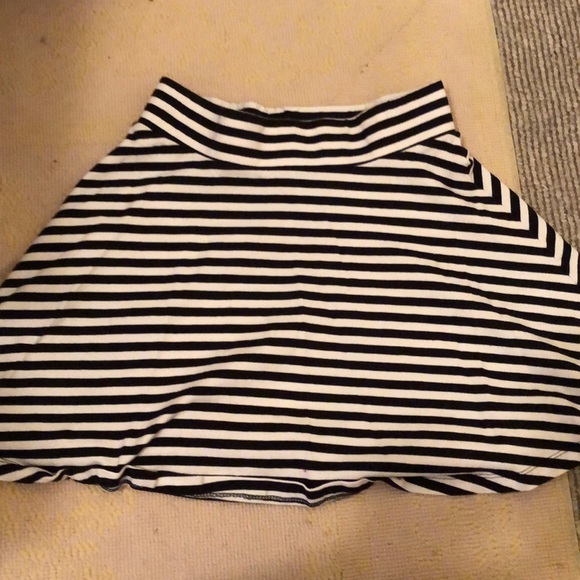 H&M striped skater skirt - Picture 1 of 3